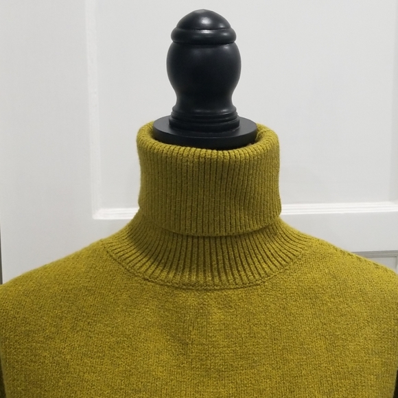 High-low turtleneck sweater - Picture 2 of 7